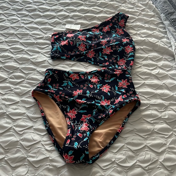 Swimwear - Picture 1 of 4